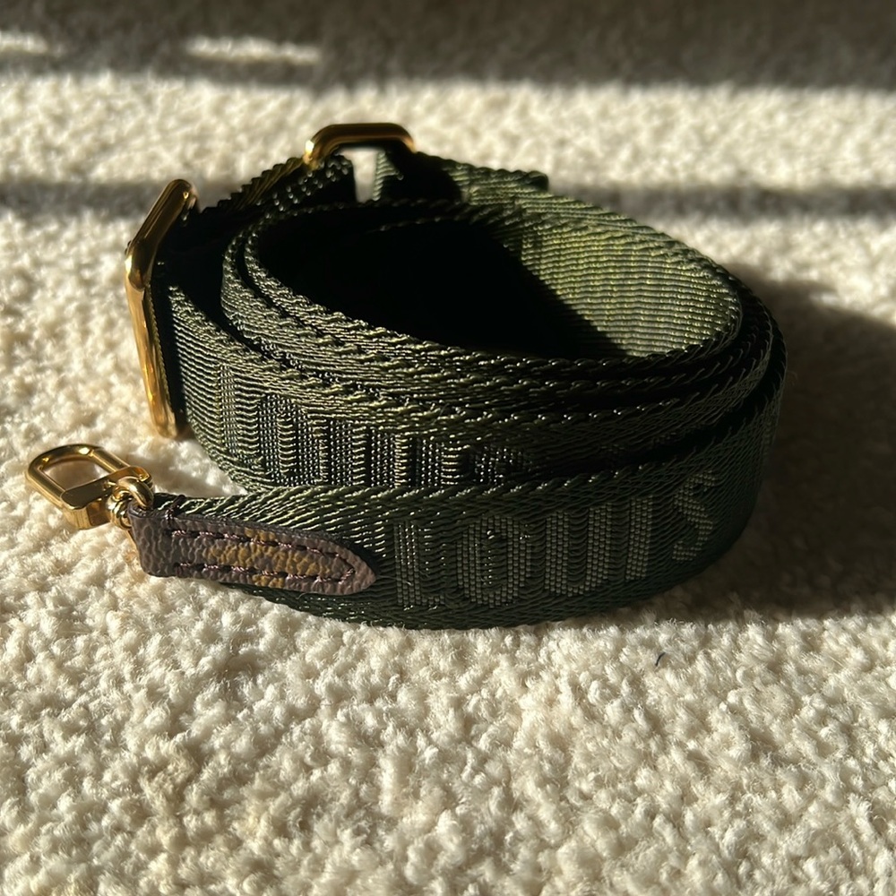 Authentic Louis Vuitton Green Strap And Go Strap